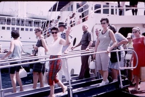color slide Kodachrome dupe-cruise passengers-1966 slide - Picture 1 of 1