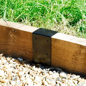 8x4 Holzbahn Schläfer Pflanzgefäß Wegkante vorne Verbindungsplattenhalterung - schwarz - Bild 1 von 11