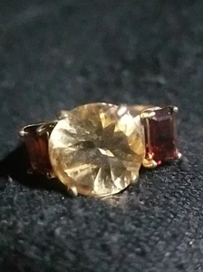 2.5g Gold 10k Ladies Ring Yellow Citrine Garnet Vintage Antique Size 7.5 Prong - Picture 1 of 13