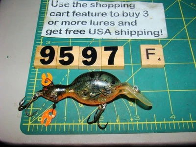 V9597 F UNUSUAL CRAWDAD CRANK BAIT FISHING LURE - Image 1 of 4