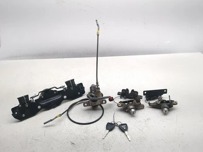 08-15 Victory Vision Tour 后后备箱锁套装带钥匙 YL443-203 — 第 1/4 张图片