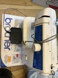 Brother Sewing Machine JS-23 - Picture 1 of 3