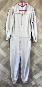 Neuwertiger hellgrauer Jumpsuit/All in One Loungewear Samt Reißverschluss Gr. 10 DEFEKT - Bild 1 von 24