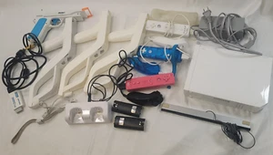 Wii Console Bundle w/Multiple Controllers and Accessories (RVL-001) - UNTESTED - Bild 1 von 17