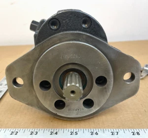 Sauer Danfoss Hydraulic Pump P/N 163D1469 - Picture 1 of 10