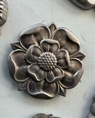 Tudor Rose Bleiarbeitsmotiv 85 mm