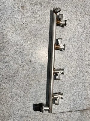 Mazda3 Mazda 3 2012-2018 2,0 L motor L4 riel de inyección de combustible fabricante de equipos originales Foto 1 de 4