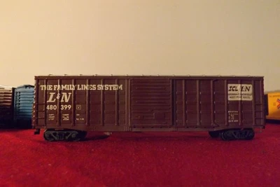 Ho Scale The Family Lines System Boxcar L&N 480399 - Image 1 of 4