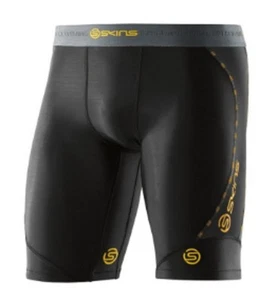 SKINS DNAMIC MENS COMPRESSION HALF TIGHTS - BLACK - Picture 1 of 2