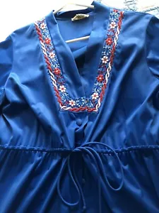 VTG 60's 70's JC PENNYS Royal Housecoat Robe w Flower Detail ~ Waist Tie~ Me - Picture 1 of 5