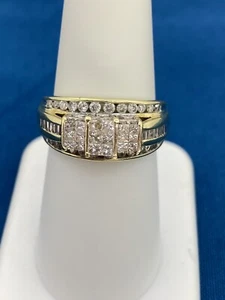 Juego de anillos de diamantes invisibles de oro amarillo de 10 quilates 1003357-10 - Imagen 1 de 4