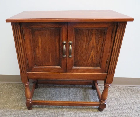 Mersman Oak Console End Table Nightstand Cover