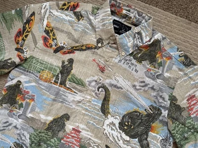 Reyn Spooner Godzilla Classic Pullover Khaki Aloha Hawaiian Shirt Size Small - Image 1 of 4