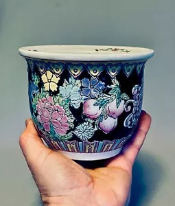 Vintage Chinese Porcelain Flower Pot - Planter - Hand Painted - Picture 1 of 12