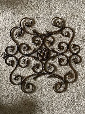 Arte de pared interior medallón metal bronce 3’ X 3’ Foto 1 de 3