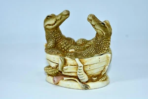 FIGURINA SCATOLA COCCODRILLI "REGNO DELL'ARMONIA" 1997 VINTAGE - Foto 1 di 7