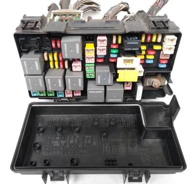 04692235AH Dodge 2008 2009 Nitro Jeep Liberty Fuse Box Engine Bay TIPM OEM I89 - Image 1 of 4