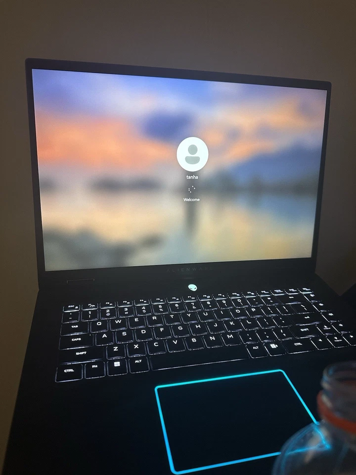 Alienware M16 R2 16” 240Hz Intel Ultra 7 16GB RAM 1TB SSD RTX 4070 Gaming Laptop - Image 1 of 1