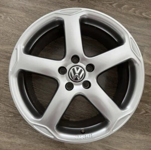 OEM 18 mag wheel Volks VW Volkswagen Mk5 Mk6 Mk7 Mk8 Golf Jetta Tiguan Karthoum - Picture 1 of 2