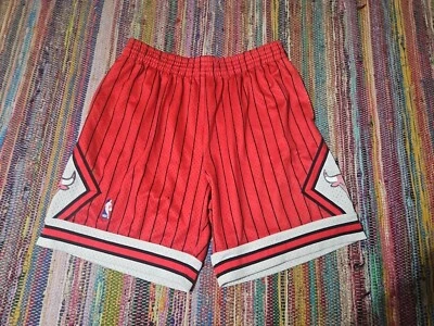 Flaw Mitchell & Ness Chicago Bulls Swingman Hardwood Classics Shorts Mens XL Red - Image 1 of 4