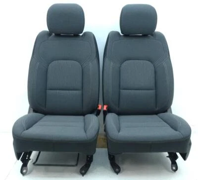 Dodge Ram 1500 2019 2020 2021 2022 asientos delanteros gris tela asientos térmicos eléctricos con canastilla Foto 1 de 4