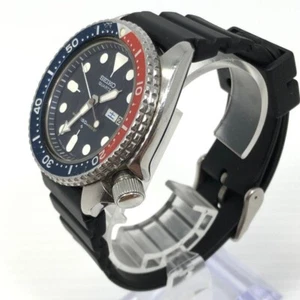 SEIKO DIVER 7548-700B Diver Day Date Quartz Analog Men's Wristwatch Used - Picture 1 of 10