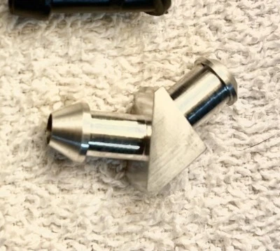 Montaje de manguera de embrague BMW E30 - Manguera de depósito de fluido a cilindro maestro Foto 1 de 4