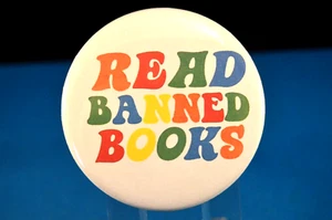 "READ BANNED BOOKS" BUTTON pinback pin badge 2 1/4" NEW! freedom 1st Amendment - Picture 1 of 4