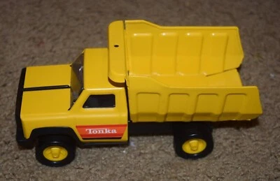VTG, TONKA STAINLESS STEEL DUMP TRUCK (7.00" x  2.50" x 3.50") Pre-Owned,1970s - Image 1 of 4