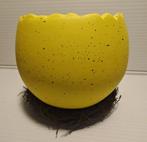 1 Set Speckled Yellow Eggshell Nest Planter Pot-Easter Planter w/Nest-Medium Egg - Picture 1 of 5