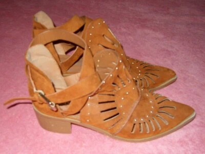 SEÑORA TALLA 5 TACONES DE GAMUZA MARRÓN BOOHOO Foto 1 de 4