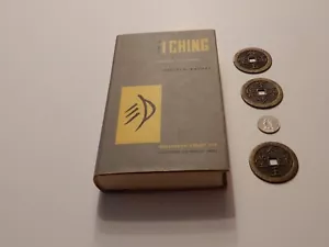 I CHING BOOK OF CHANGES WILHELM/BAYNES 1967 BOOK EXCELLANT CONDITION WITH COINS - Picture 1 of 4