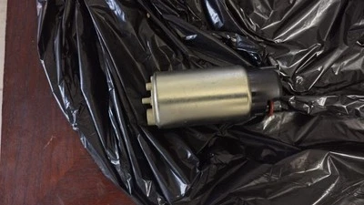 Bomba de combustible Toyota Yaris 2009 Foto 1 de 2