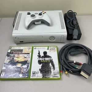 Microsoft Xbox 360 10GB Console Bundle Power Cord AV Cable Controller And Games - Picture 1 of 10