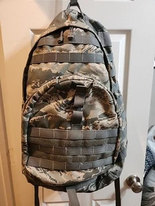 Seatec Seatac Camoflauge Utility Backpack Large Digital Desert Camo - EX cond. - Picture 1 of 14