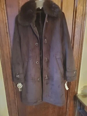 Nuevo abrigo de gamuza con piel para mujer Dana Buchman  Foto 1 de 4