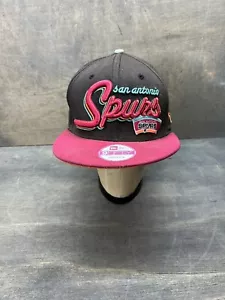 Gorra San Antonio Spurs Rosa Snapback New Era 9Fifty NBA Clásicos Madera Dura - Imagen 1 de 6
