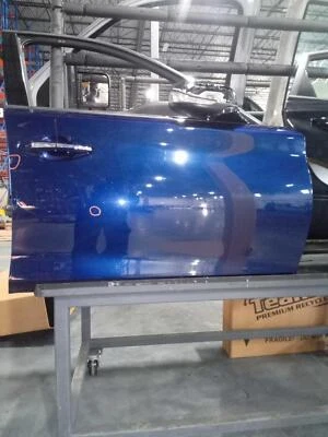 Used Front Right Door Assembly Front fits: 2018 Infiniti Q50 electric Front Righ — 第 1/4 张图片