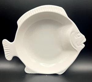 Pfaltzgraff Crisp White Seafood Bake’n Serve 245 Fish Casserole Dish 10.5" NICE! - Picture 1 of 8