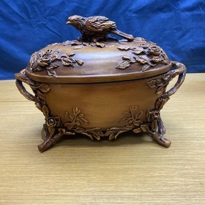 Ataúd/caja de vestidor de resina pintada a mano con acento oriental ornamentado - Imagen 1 de 9