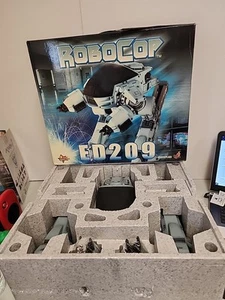 Hot Toys MMS12 Robocop ED209 1:6 Scale Action Figure Complete - Picture 1 of 14