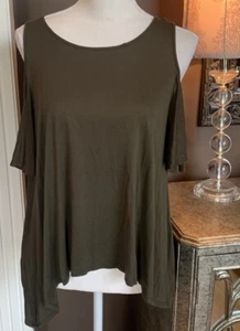 Soprano Forest Green Cold Shoulder Top Scarf Hem Size Medium Junior EUC - Picture 1 of 5