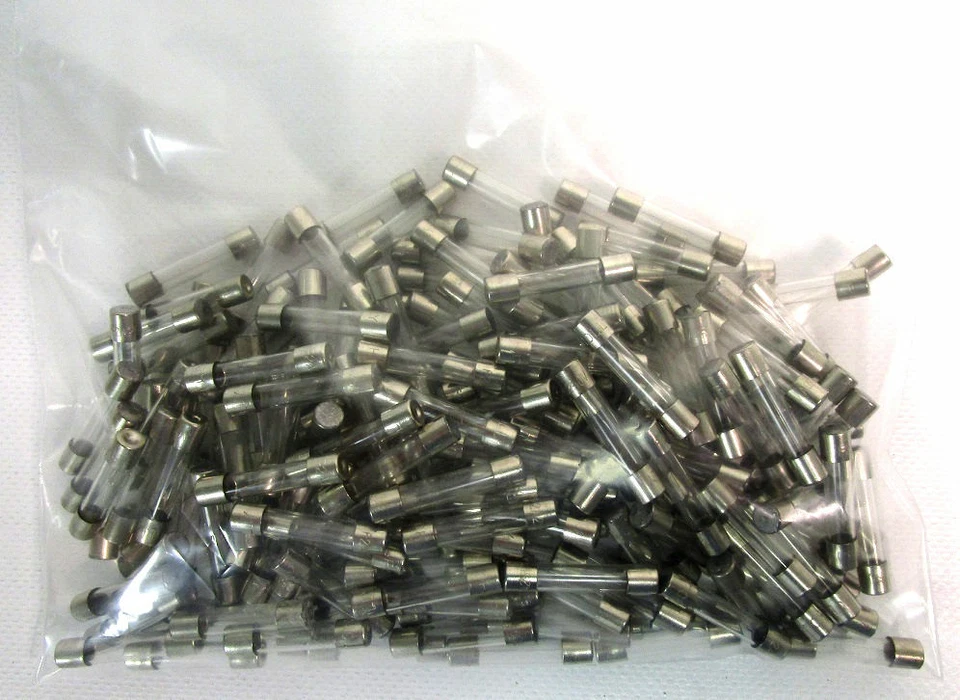 **NUEVO** Cantidad de 400, 250V 2 amperios 3AG Buss Fusibles. Foto 1 de 1