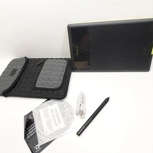 WACOM Bamboo Capture Pen and Touch Tablet CTL-470 w/ Stylus & Power Cord Tested - Picture 1 of 5