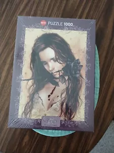 Favole Rosa Scura Puzzle 1000 Pezzi Heye. Nuovissimo. Sigillato in fabbrica. - Foto 1 di 2