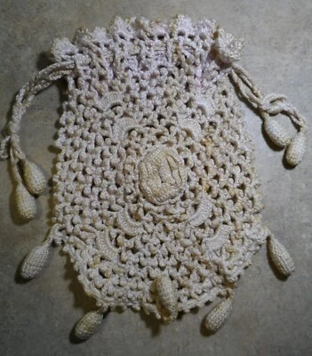 ¡Antiguo! CARTERA CROCHET a Mano Beige Dos TONOS Dibujar Cuerdas Con Acentos Foto 1 de 4
