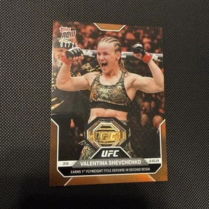2025 Topps Now UFC #14 Valentina Shevchenko UFC 315 ARANCIONE lamina 7/25 - Foto 1 di 8