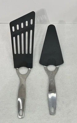 Set Of 2 Oneida Brand Fish Turner & Serving/ Pie Spatulas - Image 1 of 4