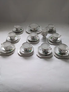 Birds & Flowers – 9 Trios + Jug & Sugar Bowl – Made in England - Picture 1 of 9