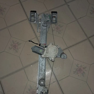 Chrysler 300 2005-2010 regulador de ventana de puerta del conductor trasero izquierdo y motor OEM Foto 1 de 4